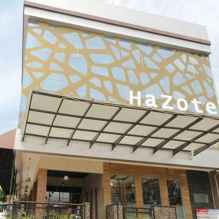 Hazotel Semarang Exterior photo