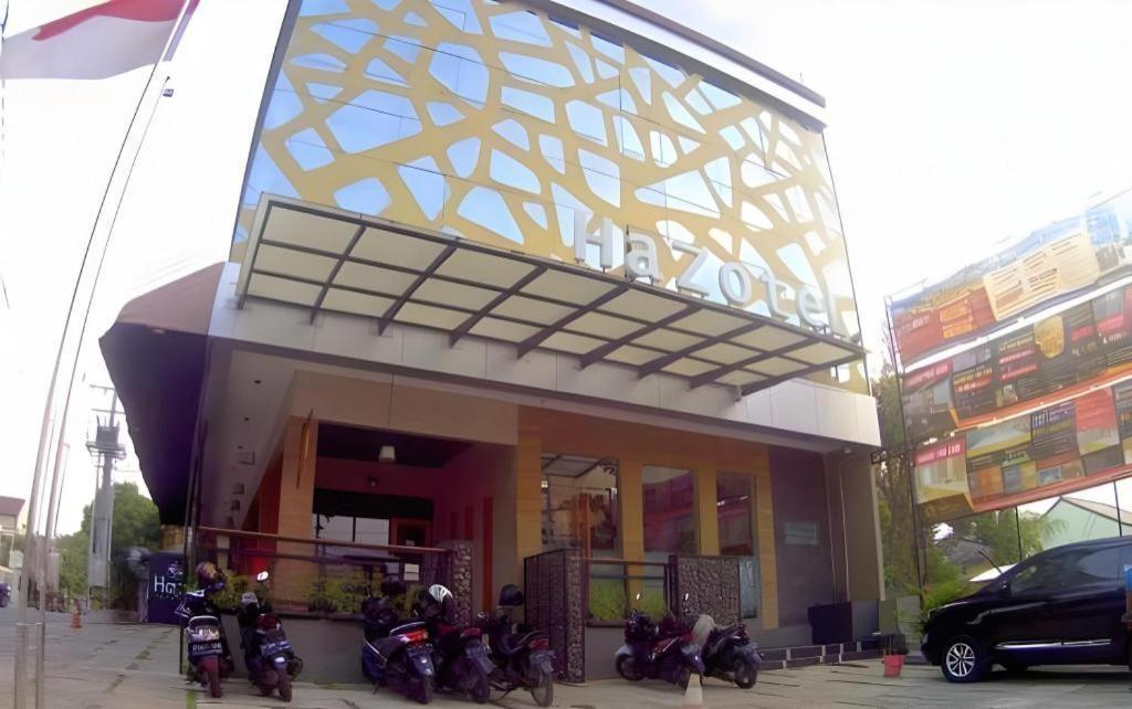 Hazotel Semarang Exterior photo