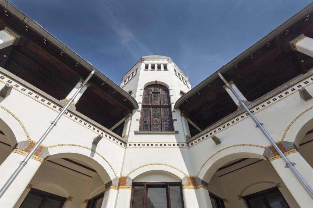 Hazotel Semarang Exterior photo