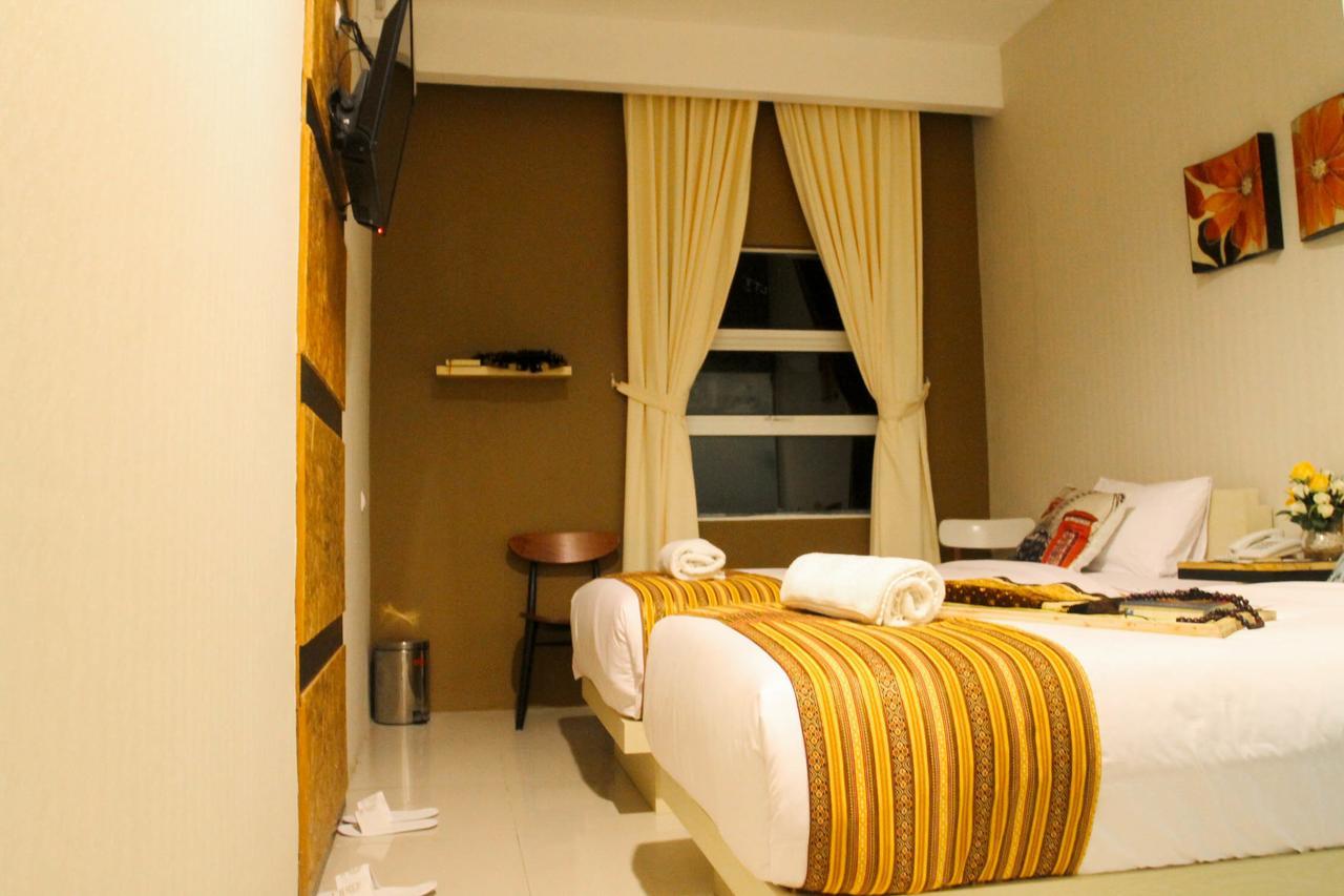 Hazotel Semarang Exterior photo