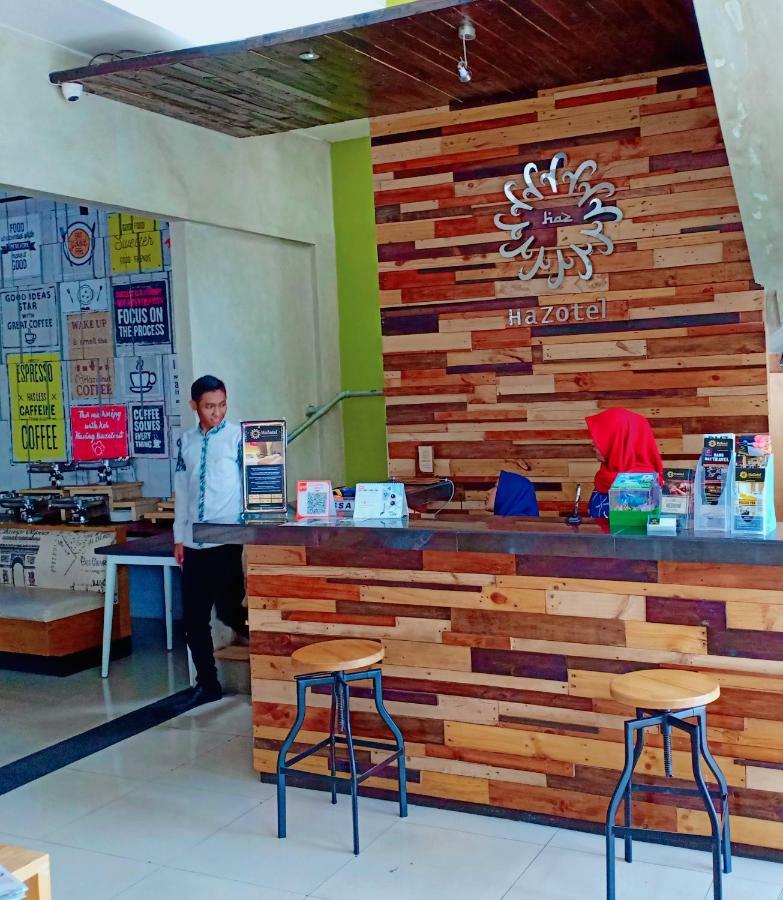 Hazotel Semarang Exterior photo