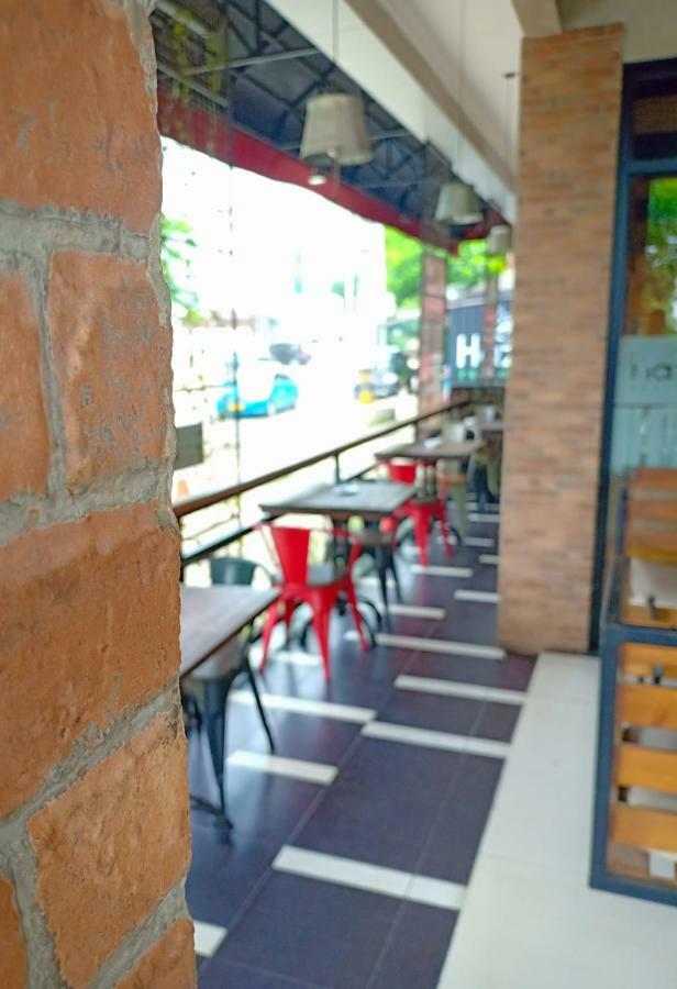 Hazotel Semarang Exterior photo